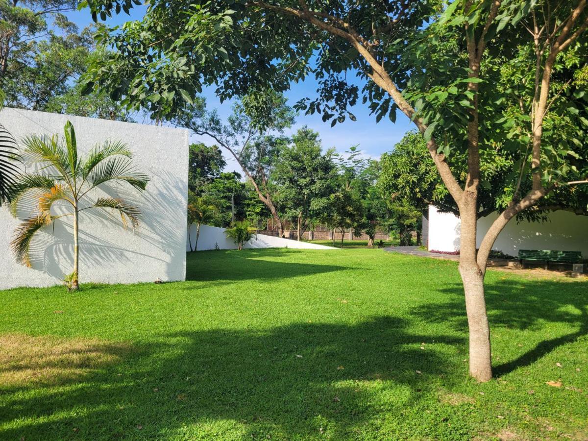 Lotus Suite Santa Cruz de La Sierra Exterior foto